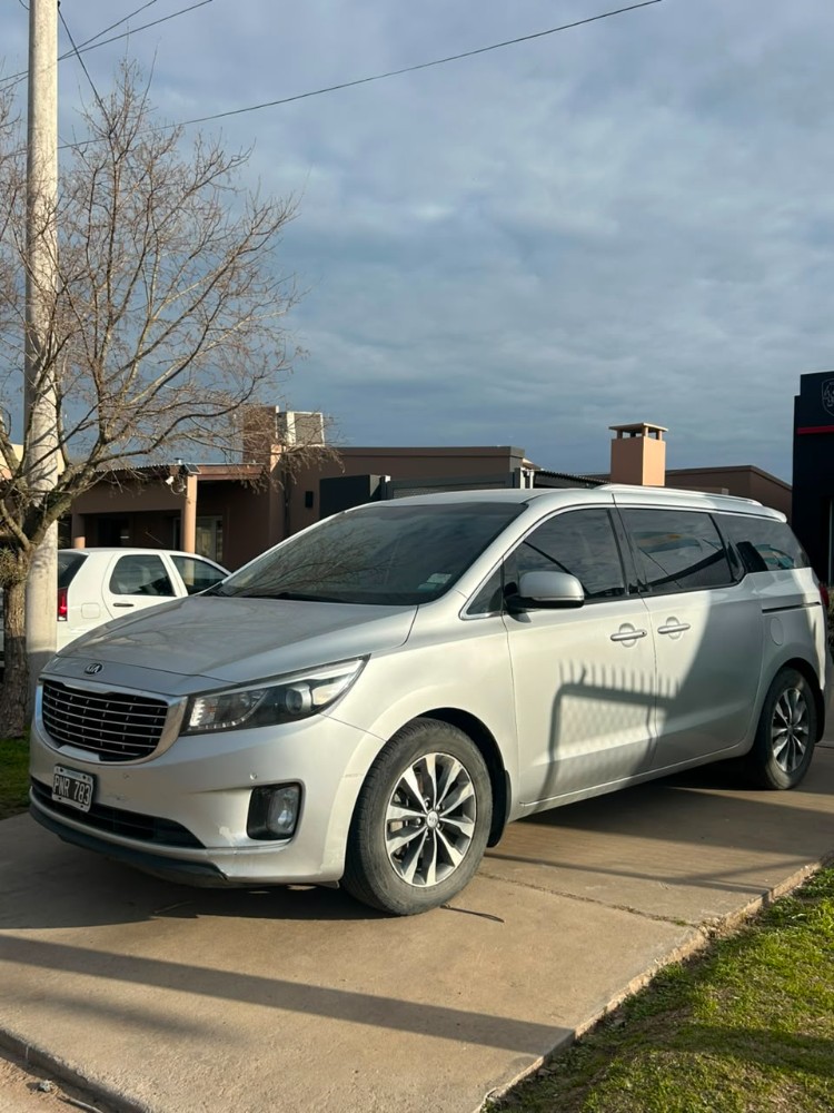Kia CARNIVAL Van 2,2 Crdi 6AT 11p Premium 2017